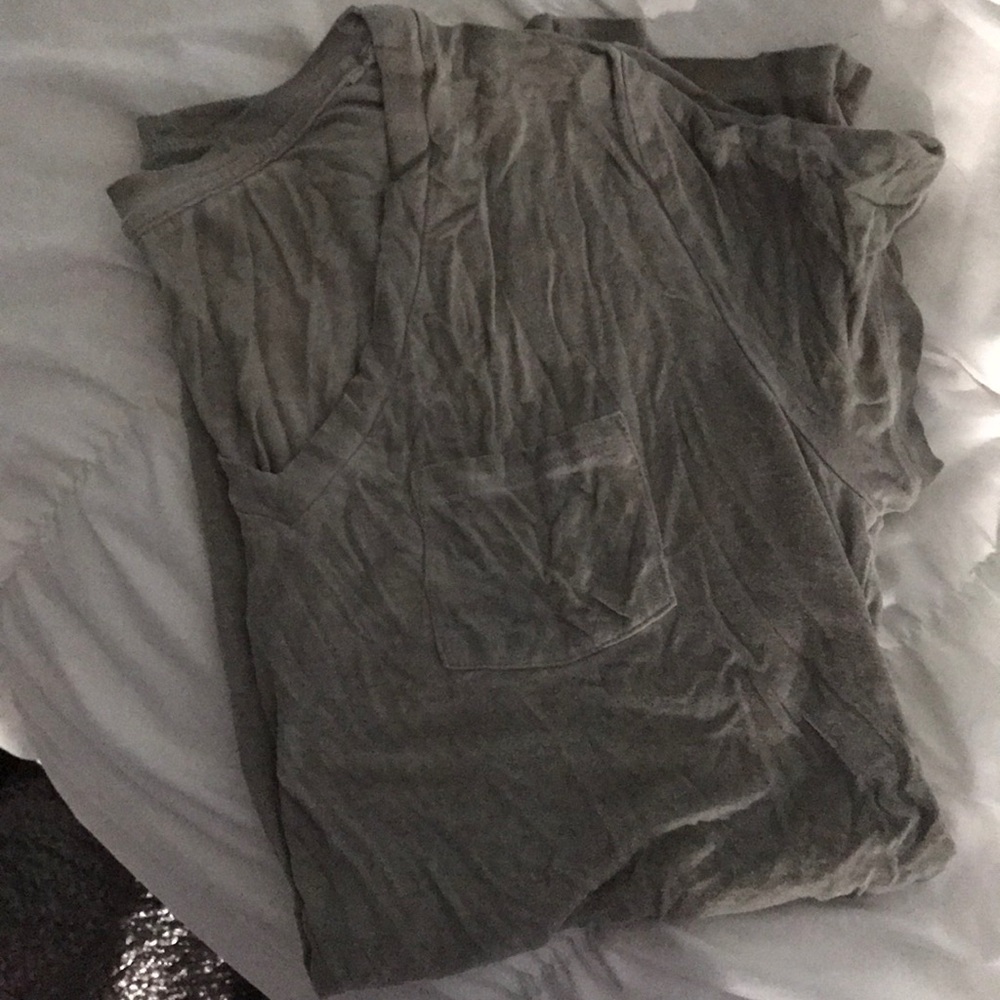 Mossimo small olive vneck boyfriend fit T-shirt